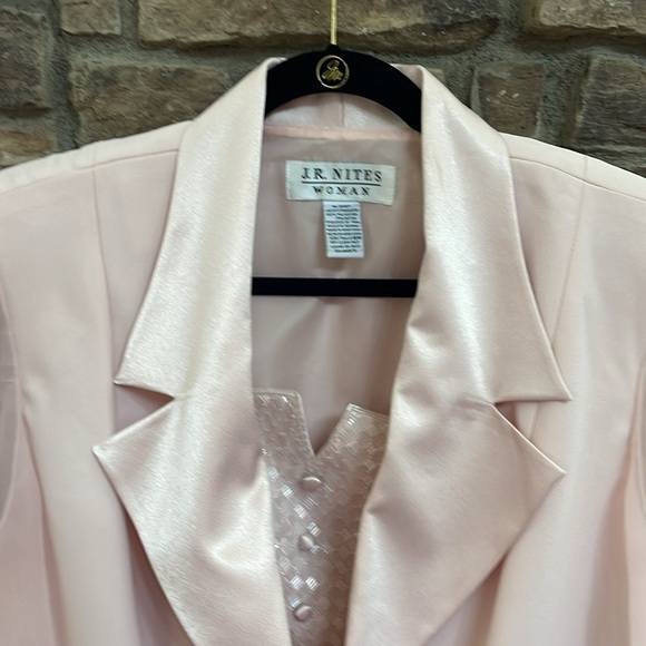J. R. Nites Woman pink tuxedo-like embellished jacket and skirt. Size 16W - Picture 4 of 16